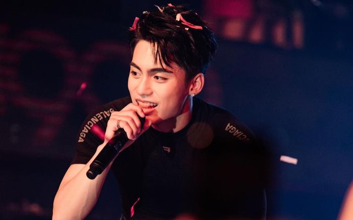 Hậu nghi vấn về giới tính, MONO ngại ngùng ra mặt khi được khán giả nam khen ngợi nhan sắc