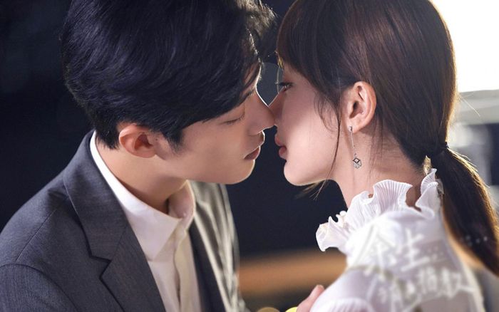 Dương Tử và Tiêu Chiến lộ bằng chứng hẹn hò: Thuyền này không đẩy thì phí quá!