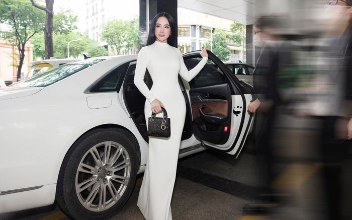 Angela Phương Trinh tái xuất, gây bất ngờ với thân hình hậu tập gym