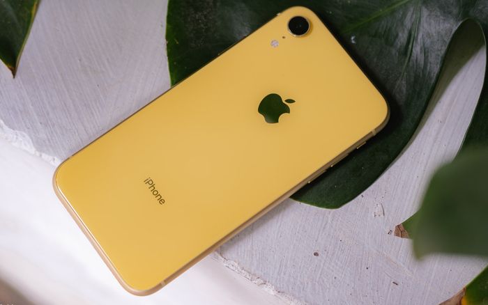 Giá iPhone XR giữa tháng 10 chỉ còn 6 triệu đồng