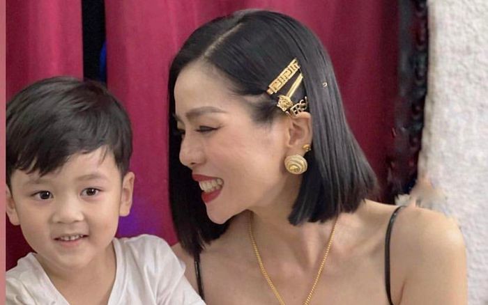 Lệ Quyên khoe ảnh chụp cùng con trai Đàm Vĩnh Hưng, hé lộ một điều để được chụp ảnh cùng cậu bé