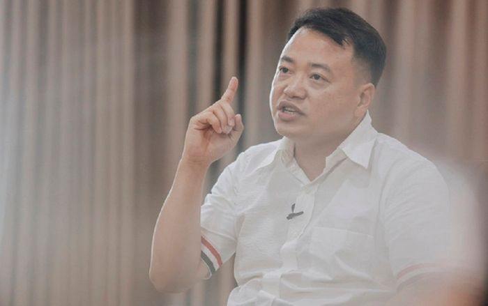 Thấy Phương Oanh bị 'mổ xẻ' khi đi du lịch Thái Lan, Shark Bình dùng hẳn nick tích xanh mắng mỏ: Phèn