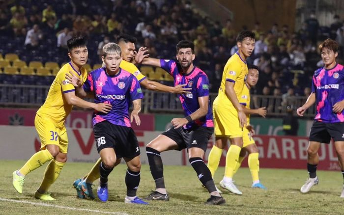 CLB SLNA bị CĐV nhà phản ứng vì thua đội bét bảng Sài Gòn FC