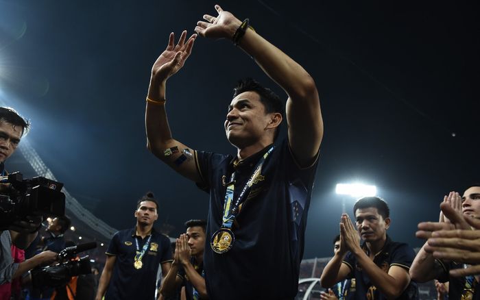 HLV Kiatisuk báo tin buồn cho tuyển Thái Lan, chờ thay ông Park?