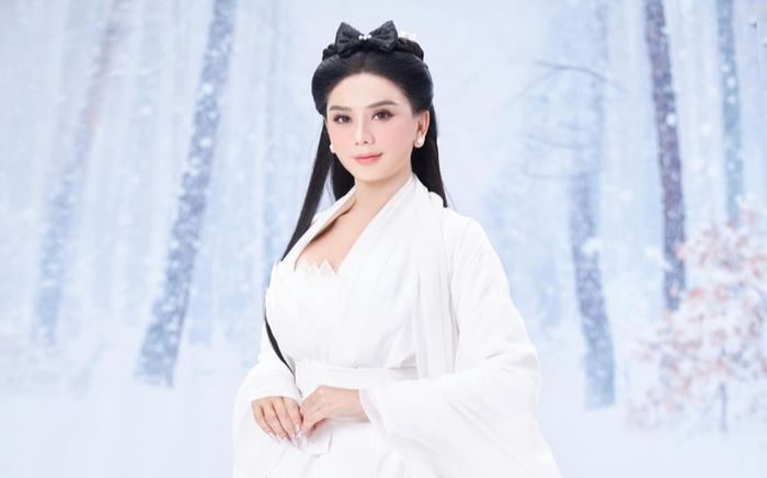 Lâm Khánh Chi tiết lộ lý do phẫu thuật dây thanh quản