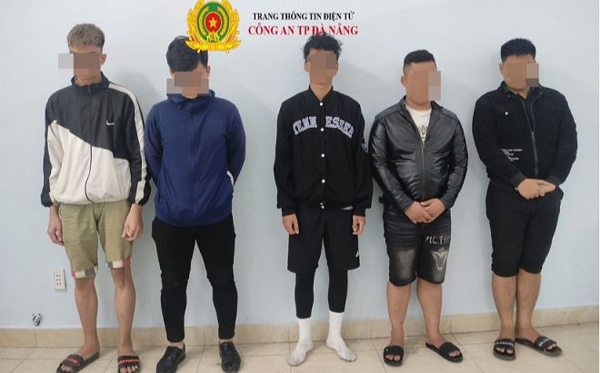 Tạm giữ 5 đối tượng trong vụ 'mất bay' 130 chiếc ĐTDĐ sau khi cho người lạ vào tránh lũ nhờ