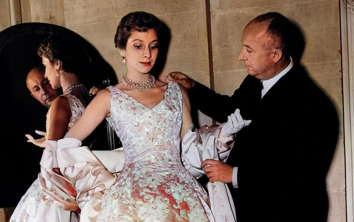 Christian Dior - Gã khổng lồ thời trang thế kỷ 20 không được lòng quý cô Chanel