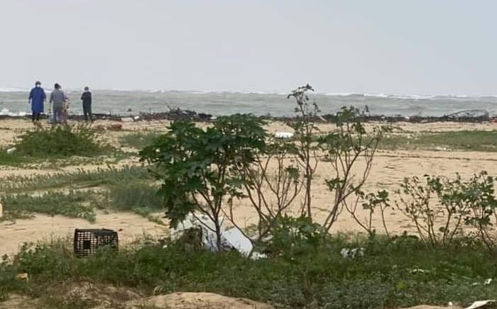 Phát hiện thi thể nữ giới không có tóc trôi dạt vào bờ biển