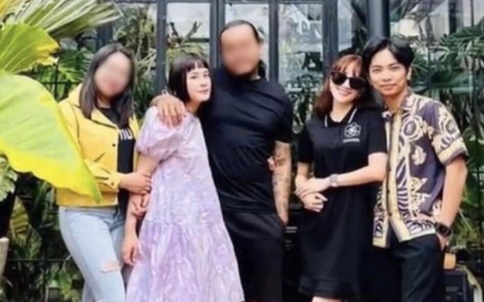 'Nữ hoàng Dancesport' Khánh Thi lên tiếng về bức ảnh chụp cùng Anna Bắc Giang