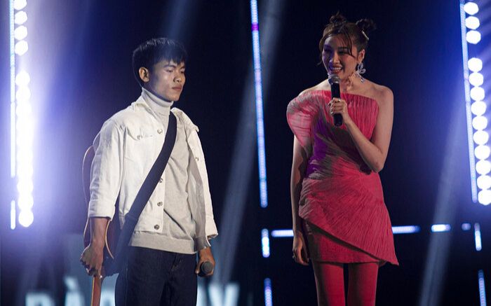 'Chiếc nhạc thao túng tâm lý' tại Bài hát hay nhất 2022, nghe 'lần thứ n' vẫn rưng rưng khóe mắt