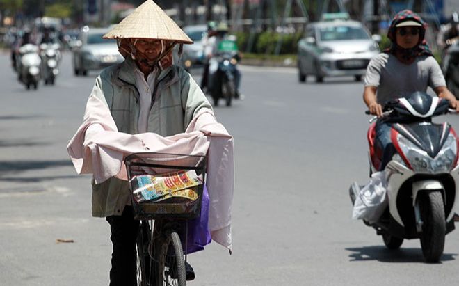 Miền Bắc nắng to trước khi chuyển rét, miền Trung bước vào đợt mưa lớn