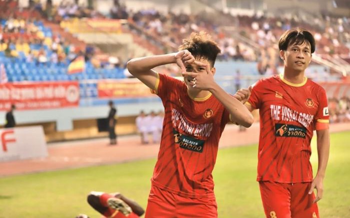 Hai cầu thủ của bầu Đức lập công, CAND lên V.League 2023