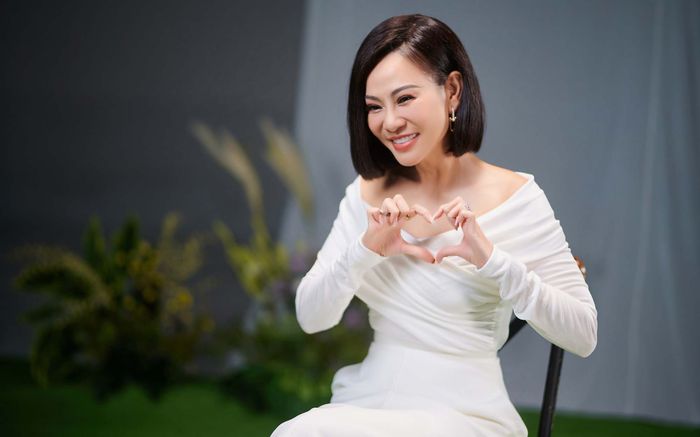 Dân mạng phản ứng thế nào khi Thu Minh làm mới bản hit của AMEE để dành tặng con trai?