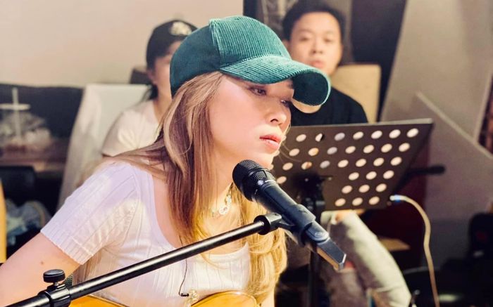 Mỹ Tâm xuất hiện với gương mặt mệt mỏi, thông báo gặp vấn đề sức khỏe khiến fan lo lắng