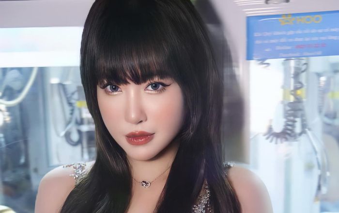 Elly Trần lên tiếng thanh minh khi bị vướng vào nghi vấn phẫu thuật thẩm mỹ