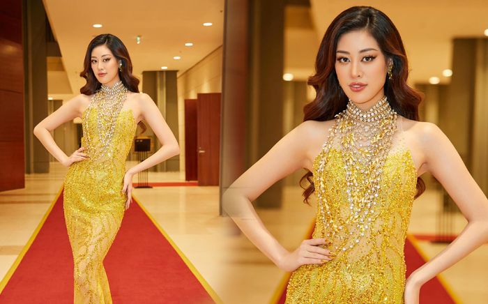 Khánh Vân thử sức với vai trò MC, lên đồ 'chặt chém' lấn át dàn thí sinh