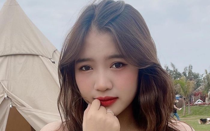 Lại Anh Vui - Cô gái trẻ hút triệu like trên TikTok nhờ content về gia đình