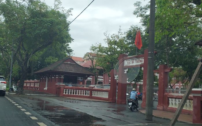 Thầy giáo khóa tay nữ đồng nghiệp ở Huế: 'Tôi không hành xử thô bạo'