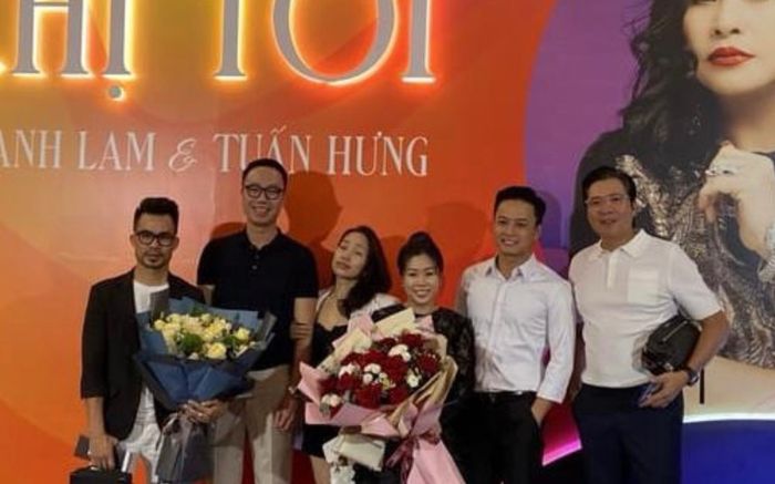 Hồng Đăng bảnh bao ủng hộ liveshow đàn anh, sự xuất hiện của nam diễn viên nhanh chóng chiếm spotlight