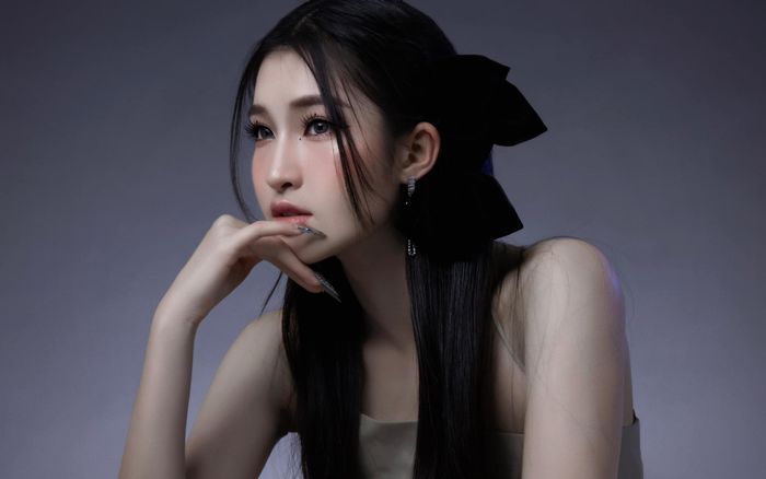 Phương Nhi tiết lộ nhờ đạt á hậu mới đủ điều kiện đu... Jisoo