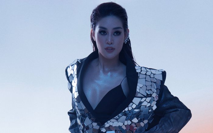 Hoa hậu Khánh Vân bất ngờ công bố chương trình thời trang mang tên vương miện của chính mình