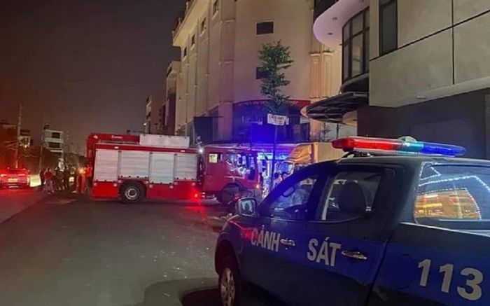 Bắt tạm giam thanh niên 19 tuổi chém bố và cậu bạn gái nhân ngày ra mắt