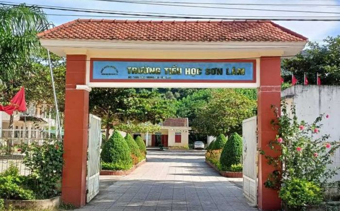 Vụ học sinh chưa đóng bảo hiểm bị 'bêu tên', sẽ xử lý hiệu trưởng do vi phạm quy tắc ứng xử