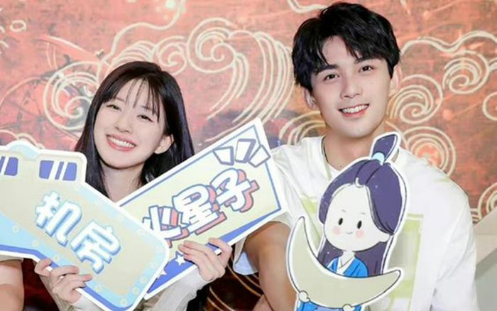 Triệu Lộ Tư đeo nhẫn đính hôn với Ngô Lỗi, gián tiếp thừa nhận tin đồn hẹn hò?