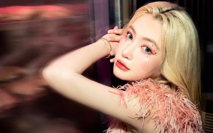 Một Á hậu lên tiếng bảo vệ phụ nữ và trẻ em, yêu cầu chồng Elly Trần làm rõ ồn ào tình cảm