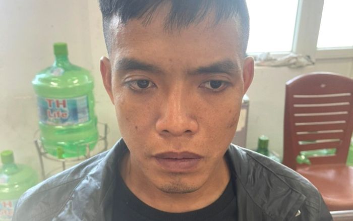 Xông vào phòng trói và nhốt 2 nữ sinh vào nhà vệ sinh để cướp tài sản