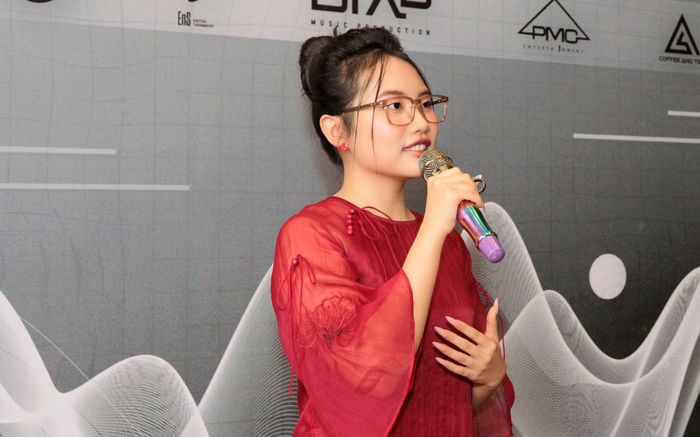 Phương Mỹ Chi đón tin vui, chính thức 'lên chức' ở tuổi 19