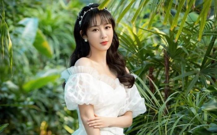 Dương Tử 'học theo' Địch Lệ Nhiệt Ba đóng phim chính kịch?