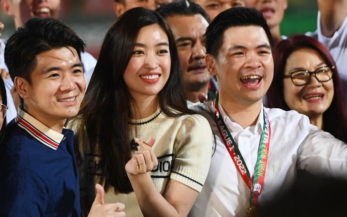 Làm dâu nhà hào môn, Đỗ Mỹ Linh được dân tình hết lời khen ngợi bởi lối sống giản dị