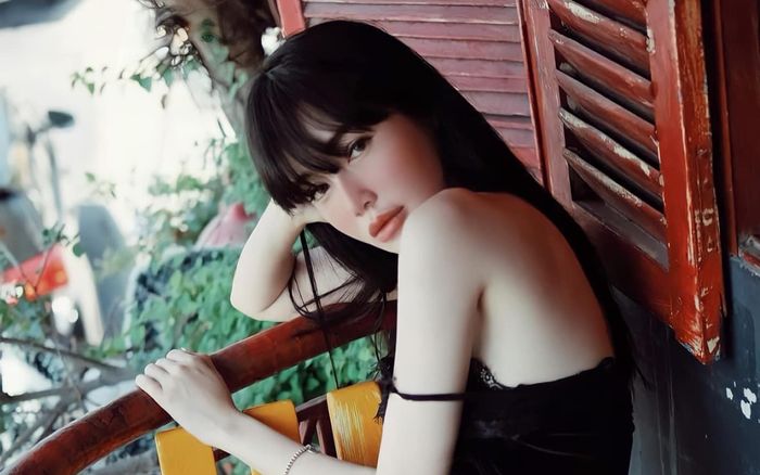 Bị anti fan mỉa mai chuyện tố chồng ngoại tình, Elly Trần đáp trả cực gắt