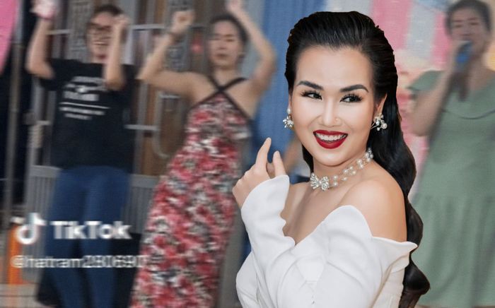 Võ Hạ Trâm lập nhóm nhạc hát hò trong tiệc gia đình, dân mạng trầm trồ: 'Nhà có ca sĩ sướng gì đâu'