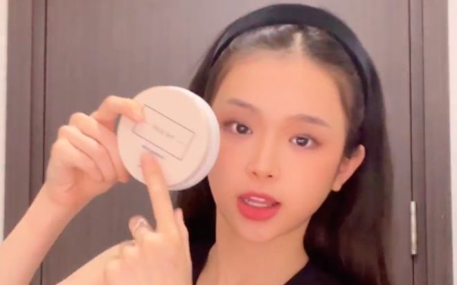 Khám phá 'bí mật' trong chu trình tẩy trang của hot girl Linh Ka