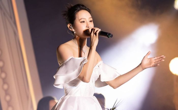 Hiền Hồ bất ngờ đón tin vui sau khi 'comeback' chưa lâu, netizen ồ ạt chúc mừng