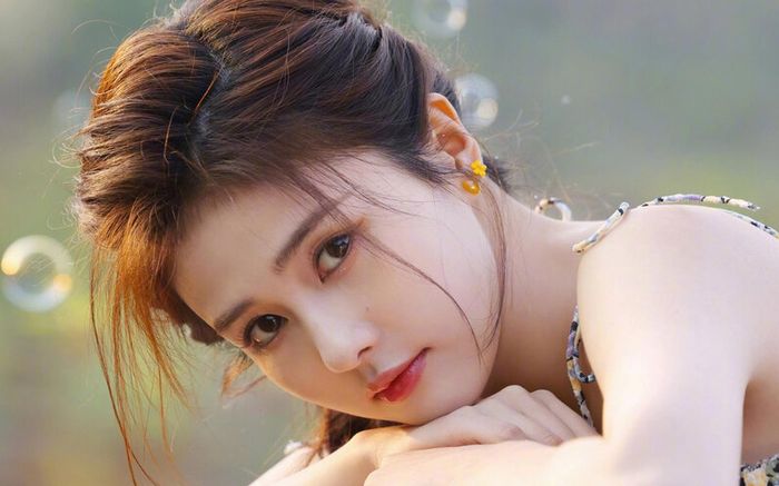 Lộ đoạn clip 'tố' nhân cách thật của Bạch Lộc: Hóa ra xấu tính nhất Cbiz?