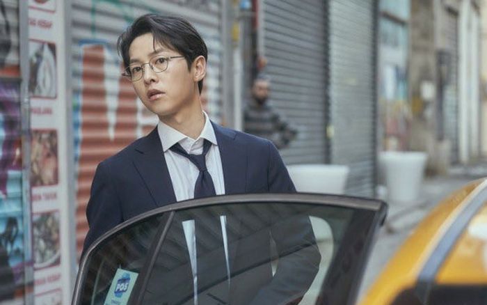 Song Joong Ki khẳng định lý do nhận đóng phim mới là vì Kim Tae Hee