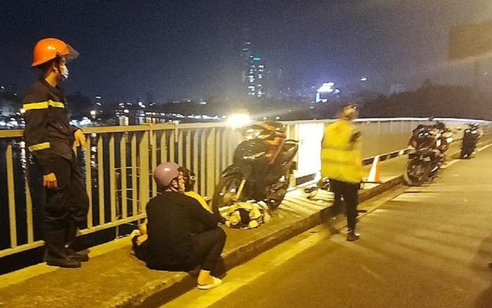 Chỉ vài giờ đồng hồ, liên tiếp xảy ra 2 vụ nhảy sông Sài Gòn