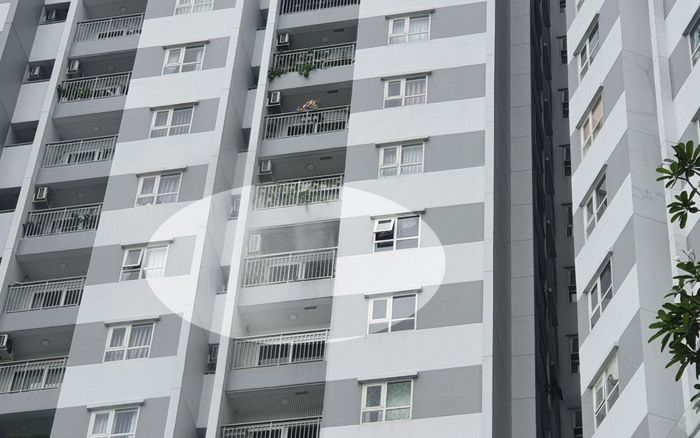 Cháy căn hộ chung cư ở TP HCM, người dân hoảng sợ tháo chạy