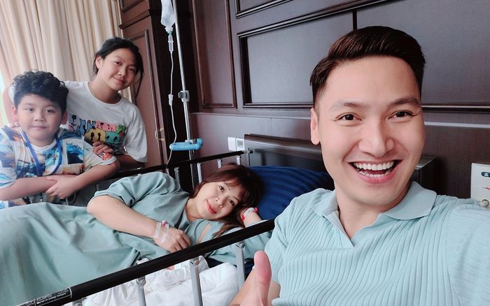 Gia đình Mạnh Trường hạnh phúc chào đón nhóc tỳ thứ 3