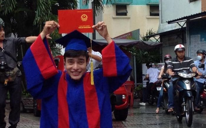 Khoe ảnh tốt nghiệp đại học 10 năm về trước, Lê Dương Bảo Lâm bất ngờ nhận nhiều lời khen về nhan sắc