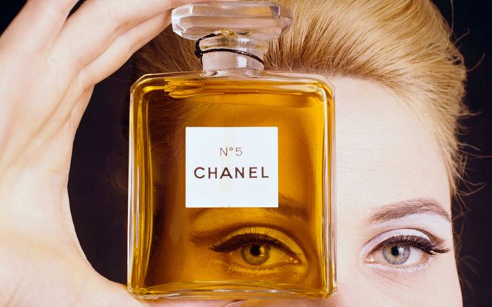 5 lọ nước hoa kinh điển bạn nên thử một lần trong đời