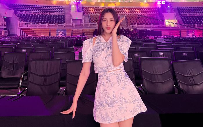 Đỗ Thị Hà khoe mặt mộc khiến netizen nháo nhào, liệu có xinh như lời đồn?