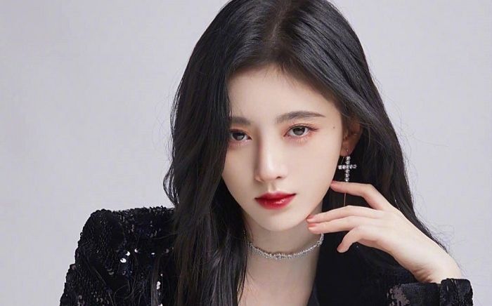 Liêu xiêu với ảnh cận mặt chưa chỉnh sửa của Cúc Tịnh Y: Nhan sắc 'ăn đứt' Bạch Lộc, Triệu Lộ Tư