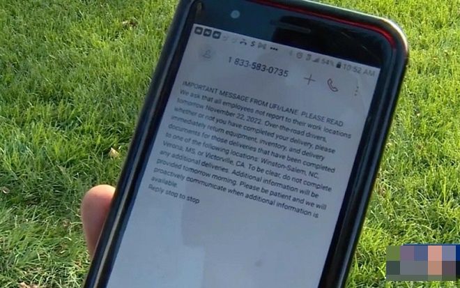 2.700 công nhân bị sa thải giữa đêm khi đang ngủ