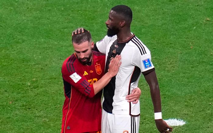 Cầu thủ Đức nói đồng đội ở tuyển Tây Ban Nha: 'Trận tới phải hạ Nhật Bản nhé'