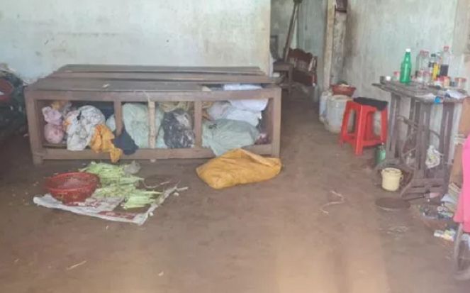 Cháu bé 11 tuổi bị cha mẹ nhốt trong nhà nhiều ngày và cái kết