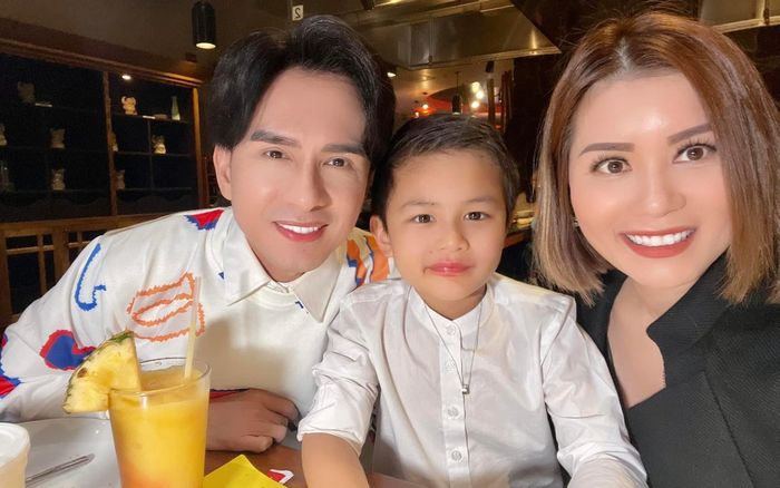 Đan Trường đón sinh nhật bên con trai và vợ cũ với diện mạo 'trẻ mãi không già'